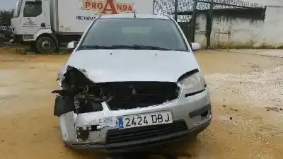 Здавання транспортного засобу ford focus c-max (cap) ambiente (d) року 2004 потужний g8da