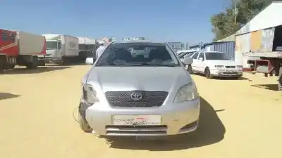 Veículo de Sucata toyota corolla (e12) 2.0 d-4d linea sol berlina do ano 2002 alimentado 1cdftv