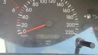 Veículo de Sucata toyota corolla (e12) 2.0 d-4d linea sol berlina do ano 2002 alimentado 1cdftv