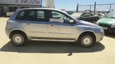 Veicolo di demolizione fiat stilo (192) 1.9 120 dynamic multijet dell'anno 2006 alimentato 192a8000