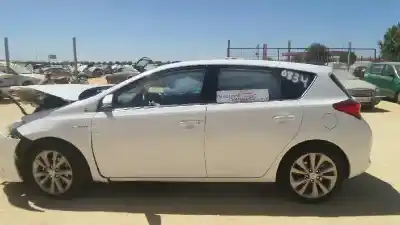 Veículo de Sucata toyota auris hybrid active do ano 2015 alimentado 2zr