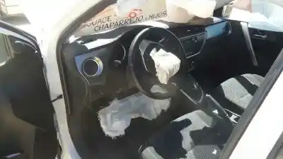 Veículo de Sucata toyota auris hybrid active do ano 2015 alimentado 2zr