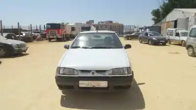 Veículo de Sucata renault   do ano 1995 alimentado g-e7j