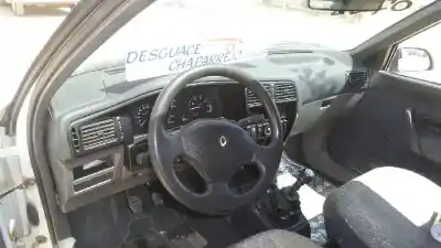 Veículo de Sucata renault   do ano 1995 alimentado g-e7j