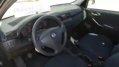 Veicolo di demolizione fiat stilo (192) 1.4 16v feel (04.2006->) dell'anno 2003 alimentato 182b6000