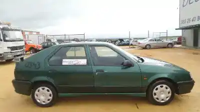 Veículo de Sucata renault   do ano 1995 alimentado f3p