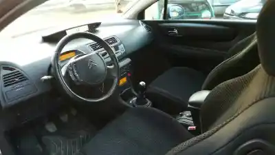 Veículo de Sucata citroen c4 coupe vtr do ano 2004 alimentado 