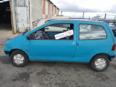 Sloopvoertuig renault   van het jaar 1996 aangedreven g-c3g