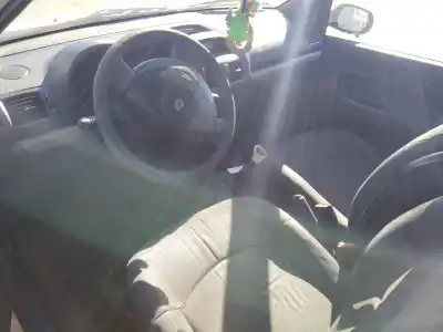 Здавання транспортного засобу renault                                            clio ii fase ii (b/cb0)                                                                                                                                                                                                                                    authentique року 2004 потужний d7f g7