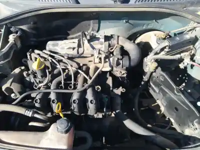Здавання транспортного засобу renault                                            clio ii fase ii (b/cb0)                                                                                                                                                                                                                                    authentique року 2004 потужний d7f g7
