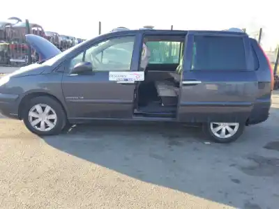 Veículo de Sucata citroen c8 3.0 v6 exclusive automático do ano 2003 alimentado xfw