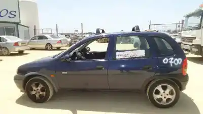Veicolo di demolizione opel corsa b eco dell'anno 2000 alimentato x17d