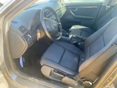 Veicolo di demolizione audi a4 berlina (8e) 2.0 dell'anno 2003 alimentato alt