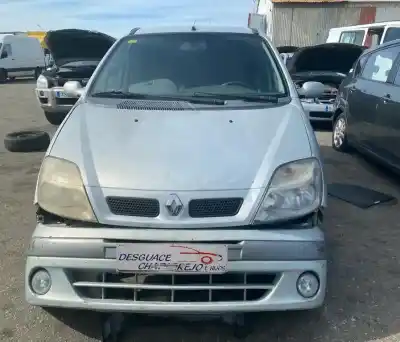 Scrapping Vehicle renault scenic rx4 (ja0) 1.9 dci sportway of the year 2002 powered f9q k7