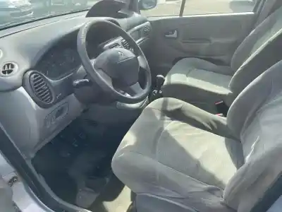 Scrapping Vehicle renault scenic rx4 (ja0) 1.9 dci sportway of the year 2002 powered f9q k7
