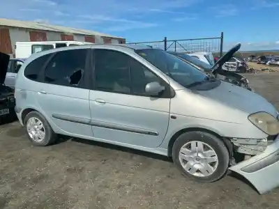 Scrapping Vehicle renault scenic rx4 (ja0) 1.9 dci sportway of the year 2002 powered f9q k7