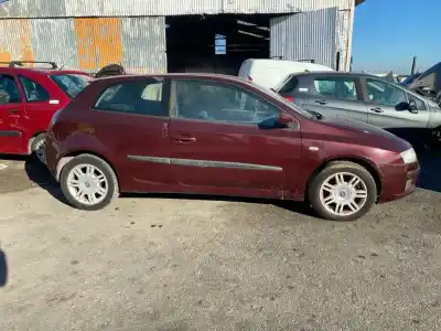 Veicolo di demolizione fiat stilo multi wagon (192) 1.6 16v dell'anno 2002 alimentato 182b6000