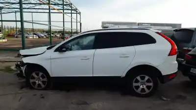 Veicolo di demolizione volvo xc60 kinetic 2wd dell'anno 2010 alimentato d5244t14