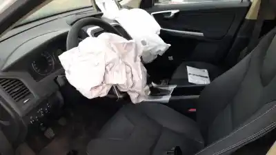 Veicolo di demolizione volvo xc60 kinetic 2wd dell'anno 2010 alimentato d5244t14