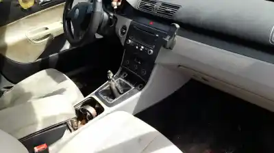 Sloopvoertuig volkswagen passat berlina (3c2) advance van het jaar 2005 aangedreven bkc