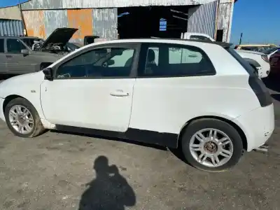 Veicolo di demolizione fiat                                               stilo (192)                                                                                                                                                                                                                                                1.9 jtd / 1.9 jtd 115 active dell'anno 2004 alimentato 192a1000