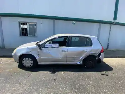 Veículo de Sucata volkswagen golf v berlina (1k1) conceptline (e) do ano 2005 alimentado bru