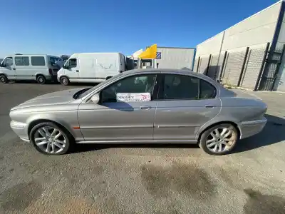 Здавання транспортного засобу jaguar x-type 3.0 v6 classic року 2002 потужний 