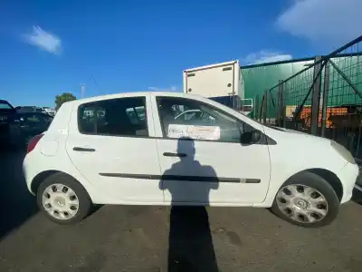 Veicolo di demolizione renault clio iii confort dynamique dell'anno 2006 alimentato k9k m7