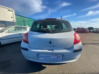 Veicolo di demolizione renault clio iii confort dynamique dell'anno 2006 alimentato k9k m7