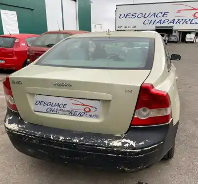 Sloopvoertuig volvo                                              s40 berlina                                                                                                                                                                                                                                                2.4 momentum                                                                                                                                                                                                                                               van het jaar 2004 aangedreven b5244s5