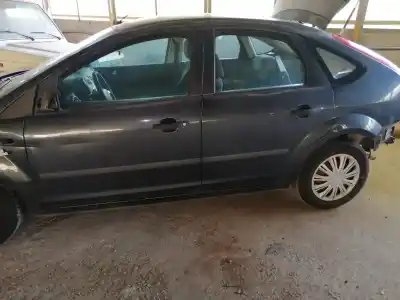 Sloopvoertuig ford focus berlina (cap) 1.6 16v cat van het jaar 2006 aangedreven hwda