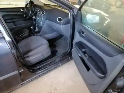 Sloopvoertuig ford focus berlina (cap) 1.6 16v cat van het jaar 2006 aangedreven hwda