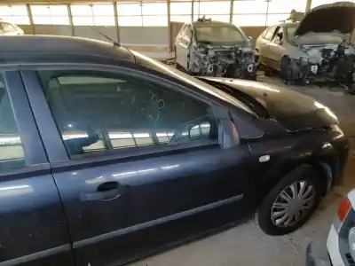Sloopvoertuig ford focus berlina (cap) 1.6 16v cat van het jaar 2006 aangedreven hwda