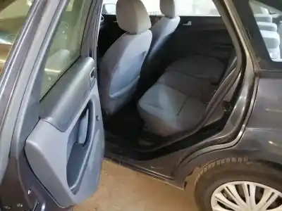 Sloopvoertuig ford focus berlina (cap) 1.6 16v cat van het jaar 2006 aangedreven hwda