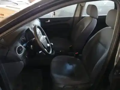 Sloopvoertuig ford focus berlina (cap) 1.6 16v cat van het jaar 2006 aangedreven hwda