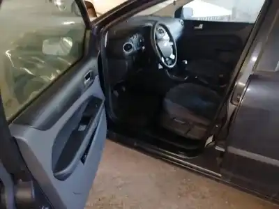 Sloopvoertuig ford focus berlina (cap) 1.6 16v cat van het jaar 2006 aangedreven hwda