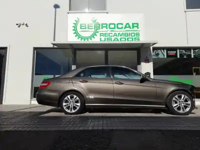 Vehículo de desguace MERCEDES CLASE E (W212) LIM. 2.1 CDI CAT del año 2010 con motor OM651924