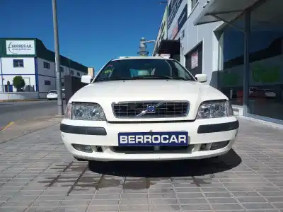 Здавання транспортного засобу volvo s40 berlina 1.6 cat року 2003 потужний b4164s2