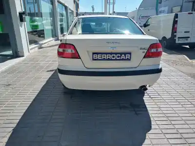 Здавання транспортного засобу volvo s40 berlina 1.6 cat року 2003 потужний b4164s2
