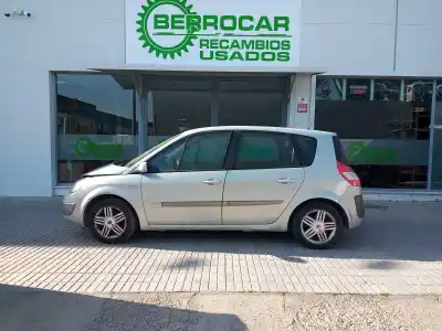 Verschrottungsfahrzeug RENAULT GRAND SCÉNIC II (JM0/1_)  des Jahres 2003 angetrieben K4M761