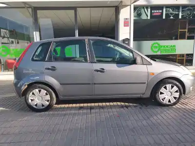 Veículo de Sucata ford fiesta (cbk) fun do ano 2003 alimentado 