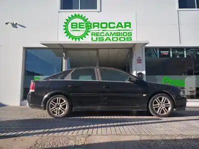 Véhicule à la ferraille OPEL VECTRA C BERLINA  de l'année 2003 alimenté Y22DTR