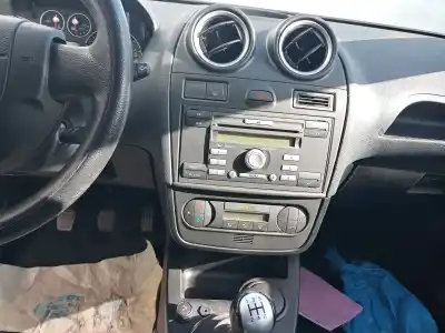 Veicolo di demolizione ford fiesta (cbk) ambiente dell'anno 2007 alimentato 