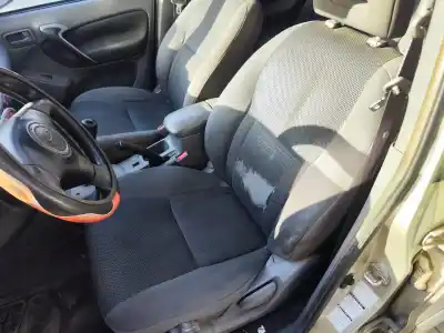 Здавання транспортного засобу toyota rav 4 (a2) 2.0 luna 4x4 (2003->) року 2000 потужний 1azfe