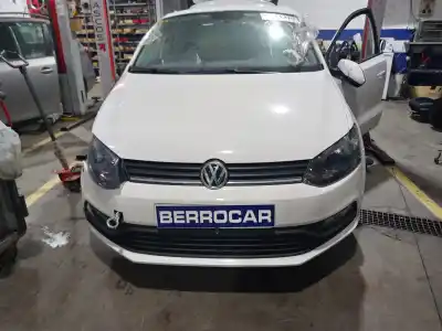 Veicolo di demolizione VOLKSWAGEN POLO (6C1)  dell'anno 2016 alimentato CHYB
