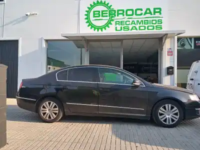 Veicolo di demolizione VOLKSWAGEN PASSAT BERLINA (3C2)  dell'anno 2003 alimentato 