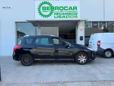 Véhicule à la ferraille PEUGEOT 308 SW  de l'année 2011 alimenté 9HR (DV6C)