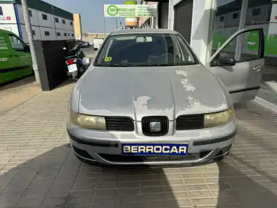 Здавання транспортного засобу seat leon (1m1) stella року 2002 потужний axp
