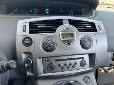 Scrapping Vehicle renault scenic ii grand confort dynamique of the year 2007 powered f9q818