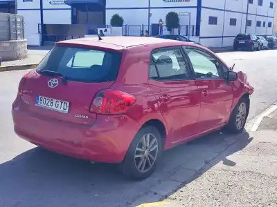 Verschrottungsfahrzeug TOYOTA AURIS (_E15_)  des Jahres 2010 angetrieben 1NR-FE